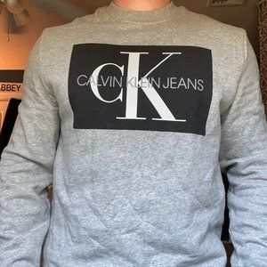 Men's Calvin Klein Sweater - Size L